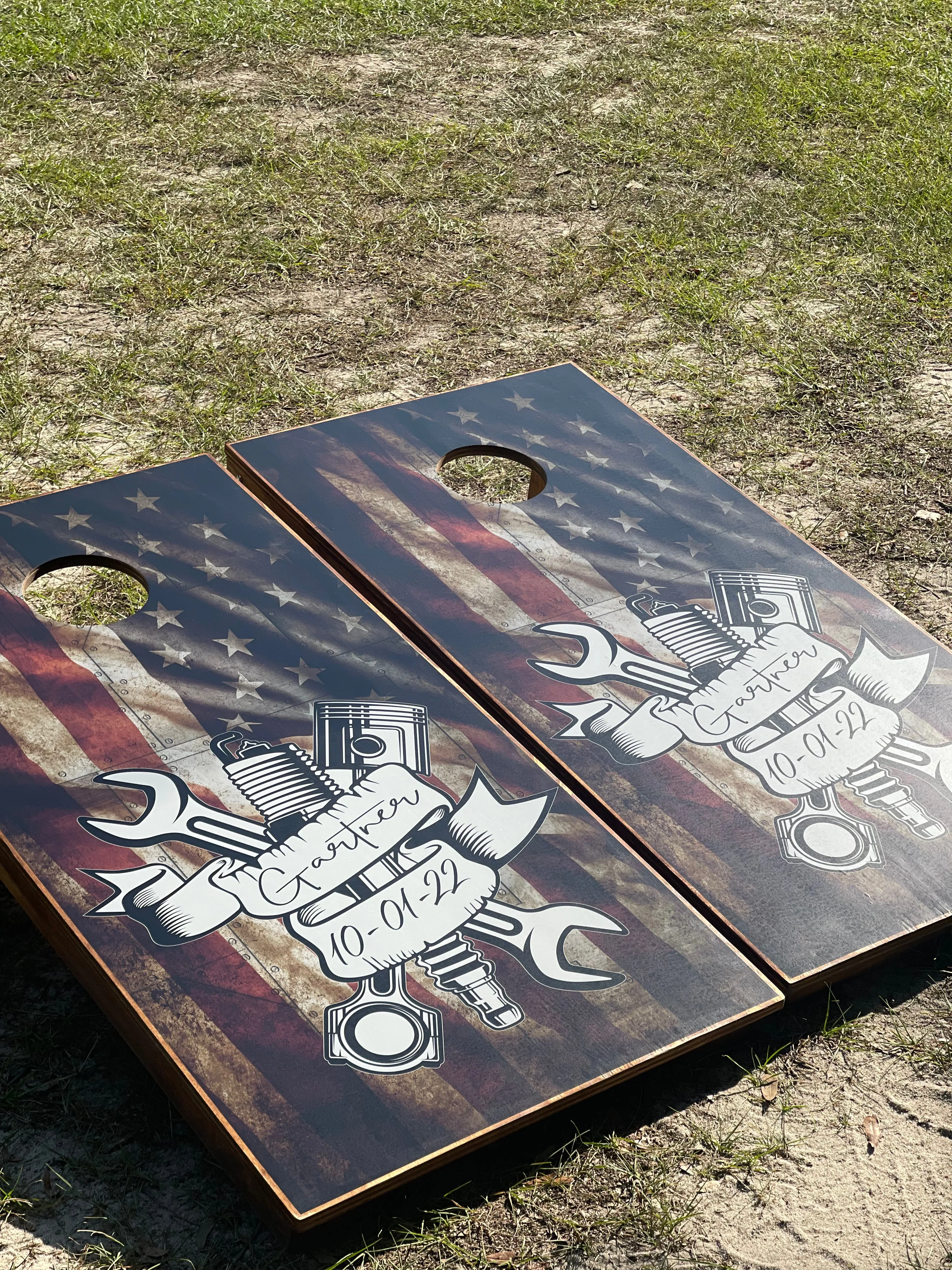 Mechanic Flag Cornhole Set With Bean Bags